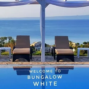 White Tennis & Apartment Pefkochori