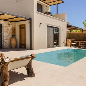 Holiday home Hilaritas Premium Seafront - April & Limited Spring Offer!, Ratzaklion